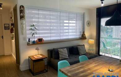 Imagem: O apartamento possui 2 Dormitórios, 1 Banheiro, 1 Vaga na garagem