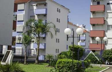 Imagem: O apartamento possui 3 Dormitórios, 1 Banheiro, 1 Vaga na garagem