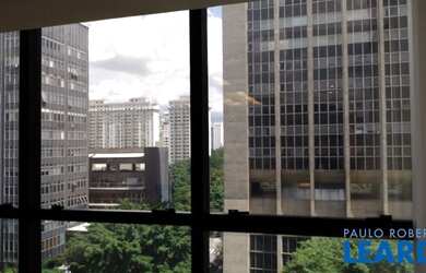 Imagem: O depósito possui 2 Vagas na garagem, 140m² de Área e está