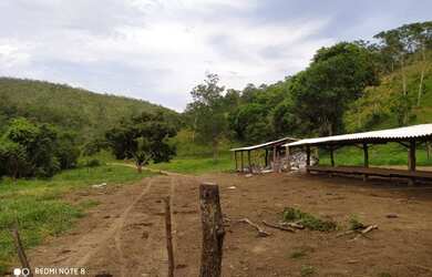 Imagem 12: Fazenda no município de Santa Cruz de Goiás com 83 alqueires para cria...