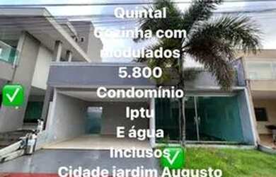 Imagem: A casa possui 3 Dormitórios, 1 Banheiro, 2 Vagas na garagem