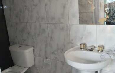 Imagem 3: Casa semi independente. Área de serviço, 1 Banheiroe1 Dormitório