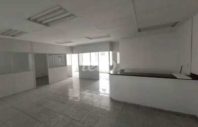 Imagem: O depósito possui 240m² de Área e está localizado em Lapa