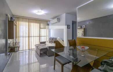 Imagem: O apartamento possui 2 Dormitórios, 2 Banheiros, 2 Vagas na