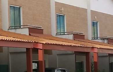 Imagem: A casa em condomínio para alugar possui 4 Dormitórios, 5 Banheiros