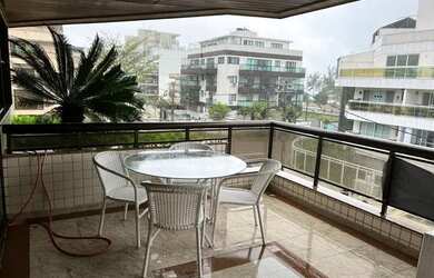 Imagem: O apartamento possui 3 Dormitórios, 4 Banheiros, 3 Vagas na