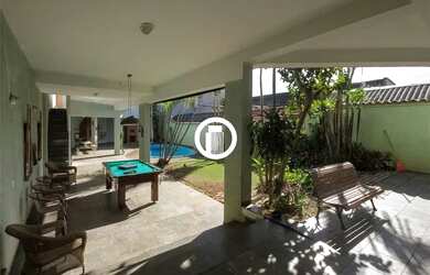 Imagem: A casa possui 5 Dormitórios, 5 Banheiros, 3 Vagas na garagem