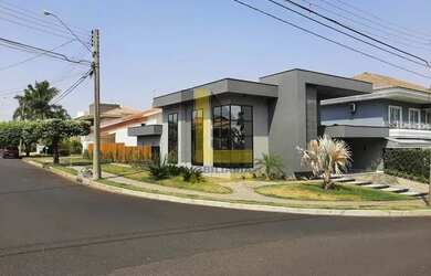 Imagem: A casa em condomínio possui 3 Dormitórios, 5 Banheiros, 4