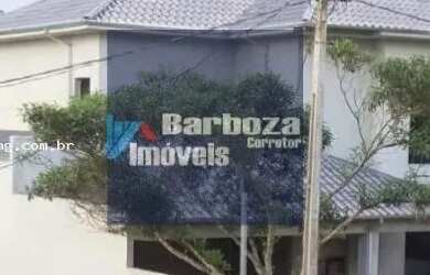 Imagem: A casa em condomínio possui 4 Dormitórios, 4 Banheiros e 2