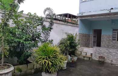 Imagem: A casa possui 2 Dormitórios, 4 Banheiros, 2 Vagas na garagem