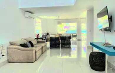 Imagem: A casa em condomínio possui 4 Dormitórios, 4 Banheiros, 2