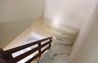 Imagem: A casa possui 3 Dormitórios, 2 Banheiros, 3 Vagas na garagem