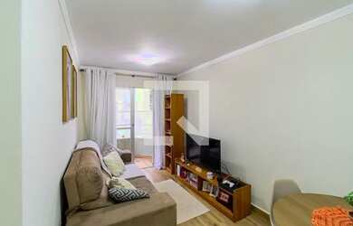 Imagem: O apartamento possui 2 Dormitórios, 1 Banheiro, 1 Vaga na garagem