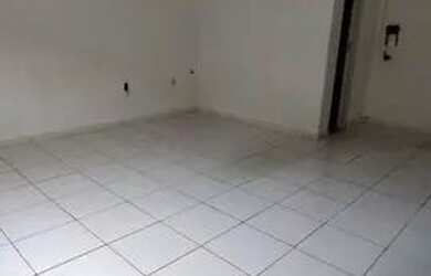 Imagem: A casa possui 3 Dormitórios, 1 Banheiro, 1 Vaga na garagem