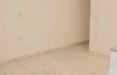 Imagem: A casa possui 2 Dormitórios, 1 Banheiro, 1 Vaga na garagem