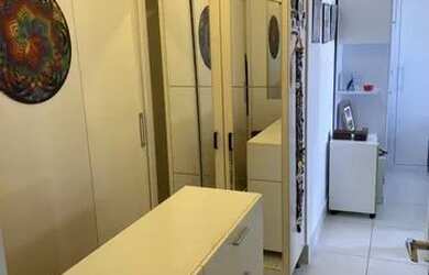 Imagem: O apartamento possui 2 Dormitórios, 1 Banheiro, 2 Vagas na