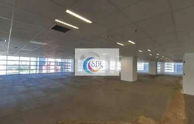 Imagem: O depósito possui 5 Vagas na garagem, 536m² de Área e está