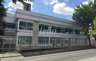 Imagem: O depósito possui 5 Vagas na garagem, 3.000m² de Área e