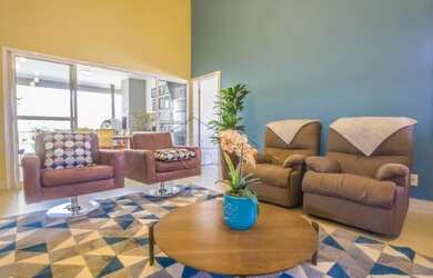 Imagem: A casa em condomínio possui 4 Dormitórios, 5 Banheiros, 4