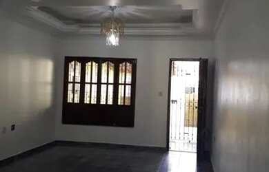 Imagem: A casa possui 3 Dormitórios, 3 Banheiros, 1 Vaga na garagem