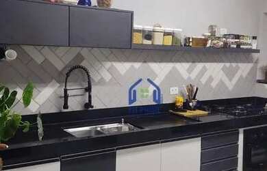 Imagem: O apartamento possui 3 Dormitórios, 2 Banheiros, 1 Vaga na