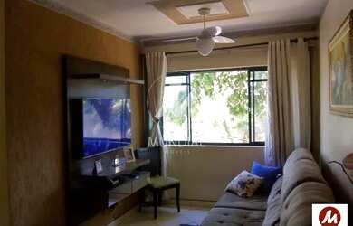 Imagem: O apartamento possui 3 Dormitórios, 1 Banheiro, 2 Vagas na