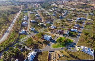 Imagem: O terreno possui 360m² de Área, Imóvel novo e está localizado