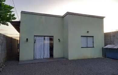 Imagem: A casa em condomínio possui 2 Dormitórios, 1 Banheiro, 2 Vagas