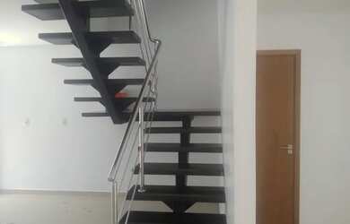 Imagem: A casa possui 3 Dormitórios, 3 Banheiros, 3 Vagas na garagem