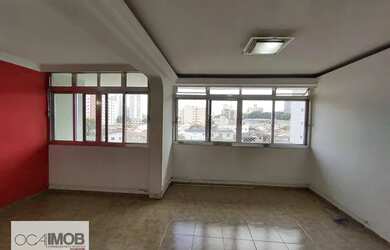 Imagem: O apartamento possui 3 Dormitórios, 1 Banheiro, 2 Vagas na