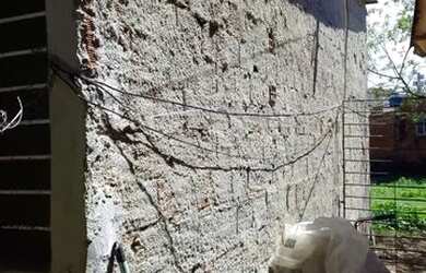 Imagem: A casa possui 2 Dormitórios, 1 Banheiro e está localizado