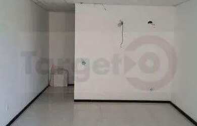 Imagem: O depósito possui 1 Vaga na garagem e 30m² de Área e está