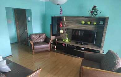 Imagem: A casa possui 2 Dormitórios e 1 Banheiro e está localizado