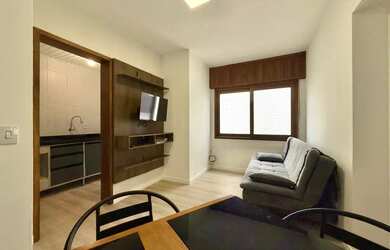 Imagem 1: Apto 02 quartos, mobiliado, box para carro. Ed com elevador, junto a Praça Flávio Boianovs