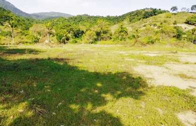 Imagem: O terreno possui 2534m² de Área e está localizado em Guaratiba