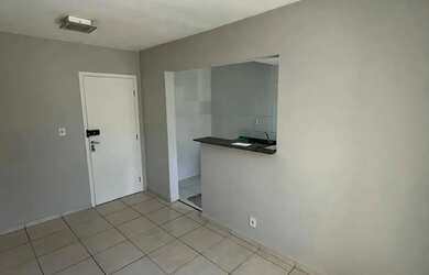 Imagem: O apartamento possui 3 Dormitórios, 1 Banheiro, 1 Vaga na garagem