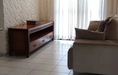 Imagem: O apartamento possui 3 Dormitórios, 1 Banheiro, 1 Vaga na garagem