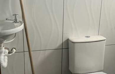 Imagem: A casa possui 2 Dormitórios, Acomodam 7 pessoas, 1 Vaga na