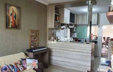 Imagem: A casa possui 3 Dormitórios, 2 Banheiros, 4 Vagas na garagem