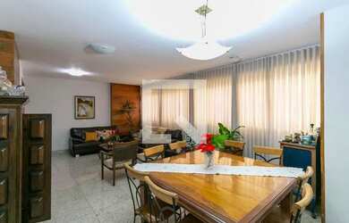 Imagem: O apartamento possui 4 Dormitórios, 2 Banheiros, 3 Vagas na