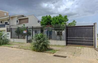 Imagem: A casa possui 4 Dormitórios, 5 Banheiros e 146m² de Área