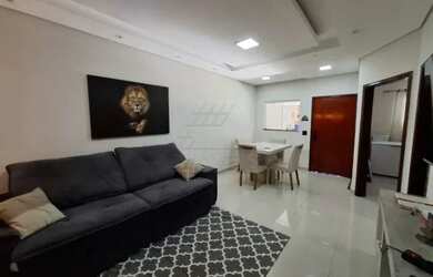 Imagem: A casa possui 2 Dormitórios, 2 Banheiros, 4 Vagas na garagem