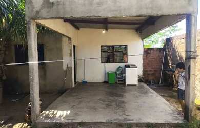 Imagem: A casa possui 1 Dormitório, 1 Banheiro, 1 Vaga na garagem e