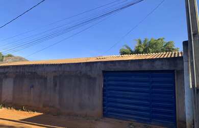 Imagem: O apartamento possui 3 Dormitórios, 1 Banheiro, 1 Vaga na garagem