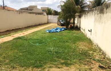 Imagem: O terreno à venda possui e está localizado em Guara, Brasília