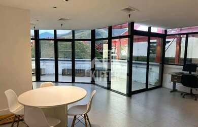 Imagem: O depósito possui 1 Vaga na garagem, 69m² de Área e está