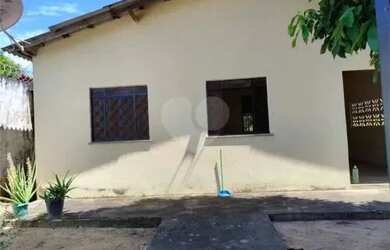 Imagem: A casa possui 2 Dormitórios, 1 Banheiro, 111m² de Área e