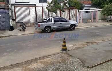 Imagem: O depósito possui 2 Vagas na garagem, 250m² de Área e está