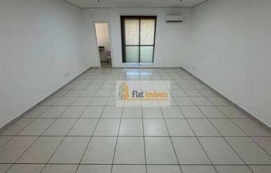 Imagem: O depósito possui 1 Vaga na garagem, 37m² de Área e está