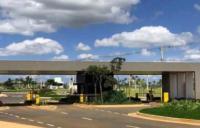 Imagem: O terreno possui 351m² de Área e está localizado em Terras